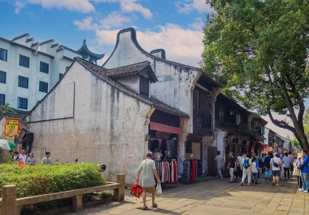 年代剧又出王炸剧,1天口碑就爆了,老戏骨演技惊艳四座